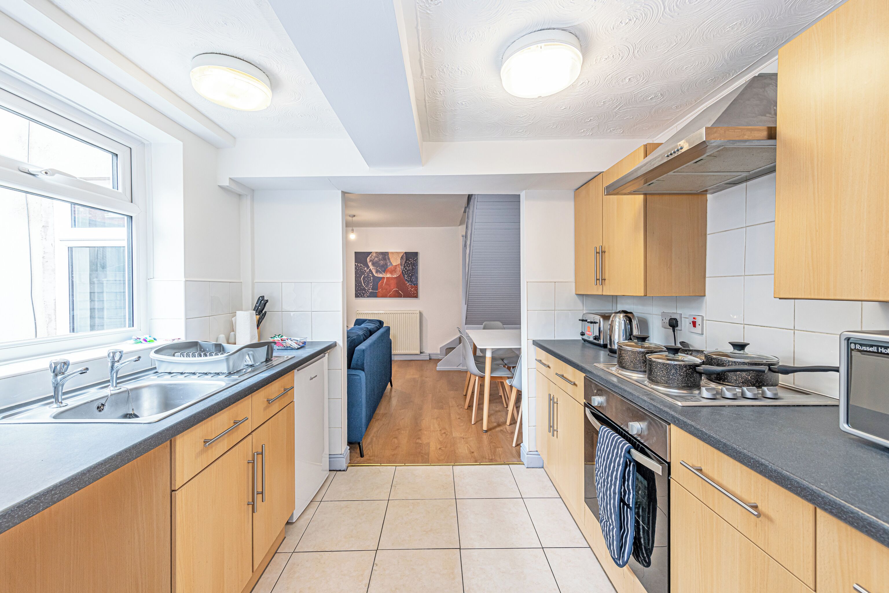 Classic House, 4 Bedrooms, Non Smoking, Patio | Private kitchen | Electric kettle, toaster