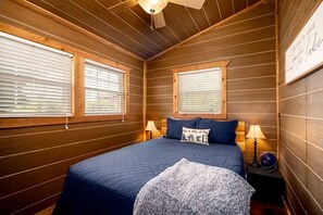 2 bedrooms, WiFi, bed sheets - Cozy Cabin Perfect for Family Getaways in Afton, Oklahoma (Afton)