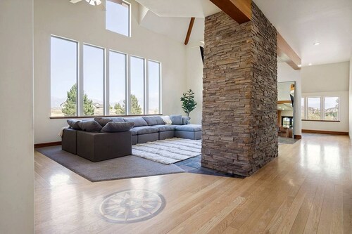 Breathtaking Cottage with Hot-tub in Eagle Mountain, Utah