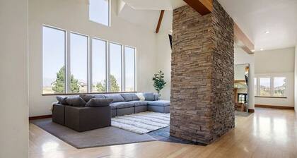 Breathtaking Cottage with Hot-tub in Eagle Mountain, Utah