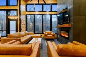 TV - Spacious Modern Cabin with Basketball Court and Sauna in Broken Bow, Oklahoma (Broken Bow)