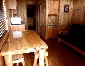 Dining - Comfortable Lakefront Cabin near West Yellowstone, Montana (West Yellowstone)