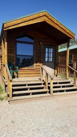 Exterior - Comfortable Lakefront Cabin near West Yellowstone, Montana (West Yellowstone)