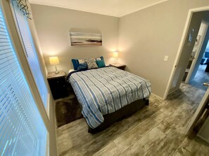 1 غرفة نوم ومكتب وواي فاي وملاءات أسرّة