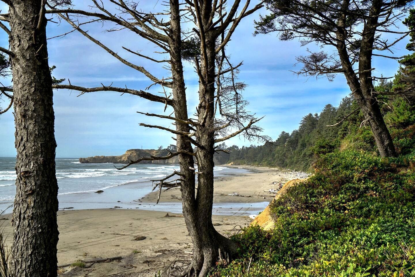 Beach nearby, sailing, kayaking, fishing