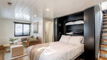 2 bedrooms, desk, WiFi, bed sheets