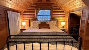 3 bedrooms, desk, WiFi, bed sheets