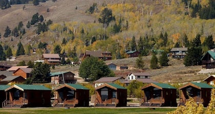 Fantastic Cabin with Fire Pit Close to West Yellowstone, Montana