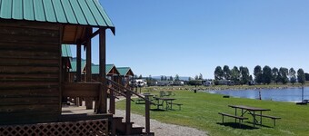 Fantastic Cabin with Fire Pit Close to West Yellowstone, Montana