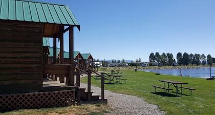 Fantastic Cabin with Fire Pit Close to West Yellowstone, Montana