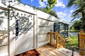 المنشأة من الخارج