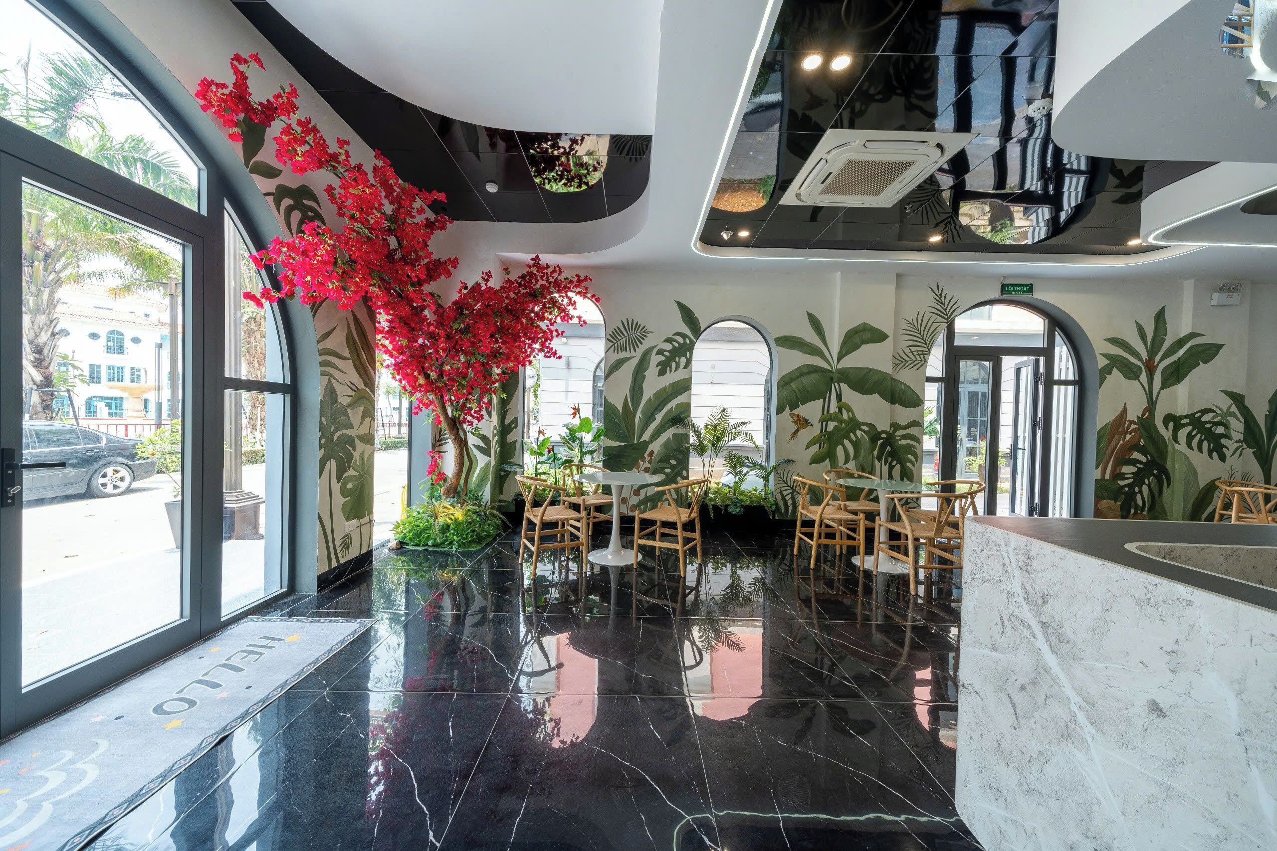 Free daily cooked-to-order breakfast