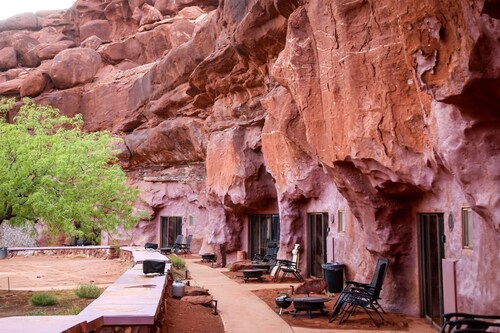 Luxurious Cave for a Romantic Retreat near Arches National Park in Moab, Utah