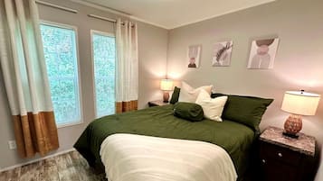 1 slaapkamer, een bureau, wifi