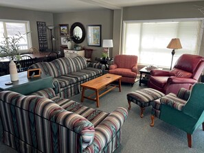 Living area - Spacious Vacation Home with Madison River Frontage near Yellowstone in Ennis, Montana (Cameron)