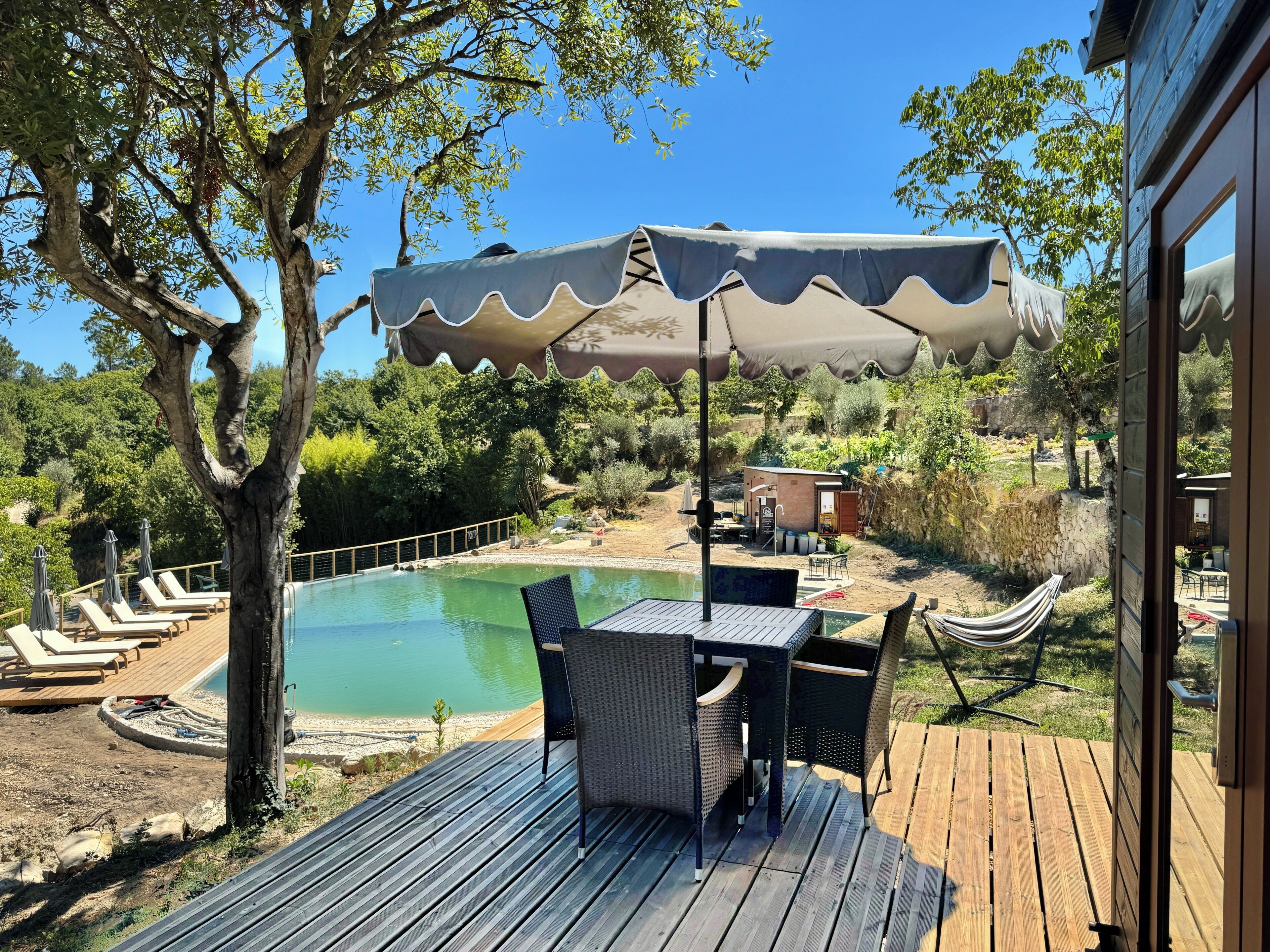 Habitación Premier doble, vistas a la montaña | Restaurante al aire libre
