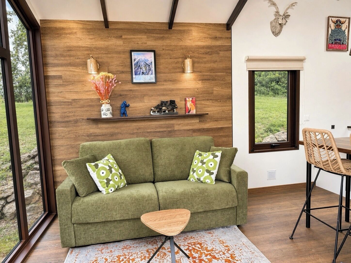 Premier Double Room, Mountain View | Living area | 36-inch flat-screen TV with digital channels, smart speakers