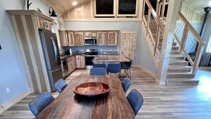 Dining - Charming Cabin with Panoramic Mountain Views near Pony in the Tobacco Root Foothills, Montana (Pony)