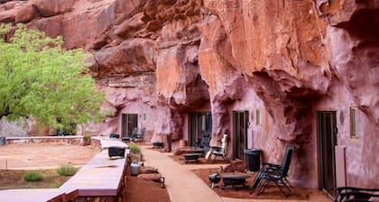 Magical Cave on Secluded Ranch, the Perfect Base for Outdoor Adventures by the Colorado River in Moab, Utah