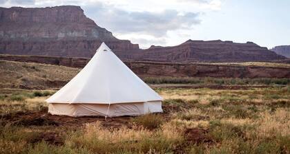 Cozy Romantic Glamping Tent on Secluded Ranch with Breathtaking Night Sky Views in Moab, Utah