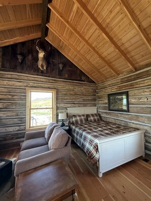 Room - Charming Cabin with Pond and Mountain Views near Downtown Ennis, Montana (Ennis)