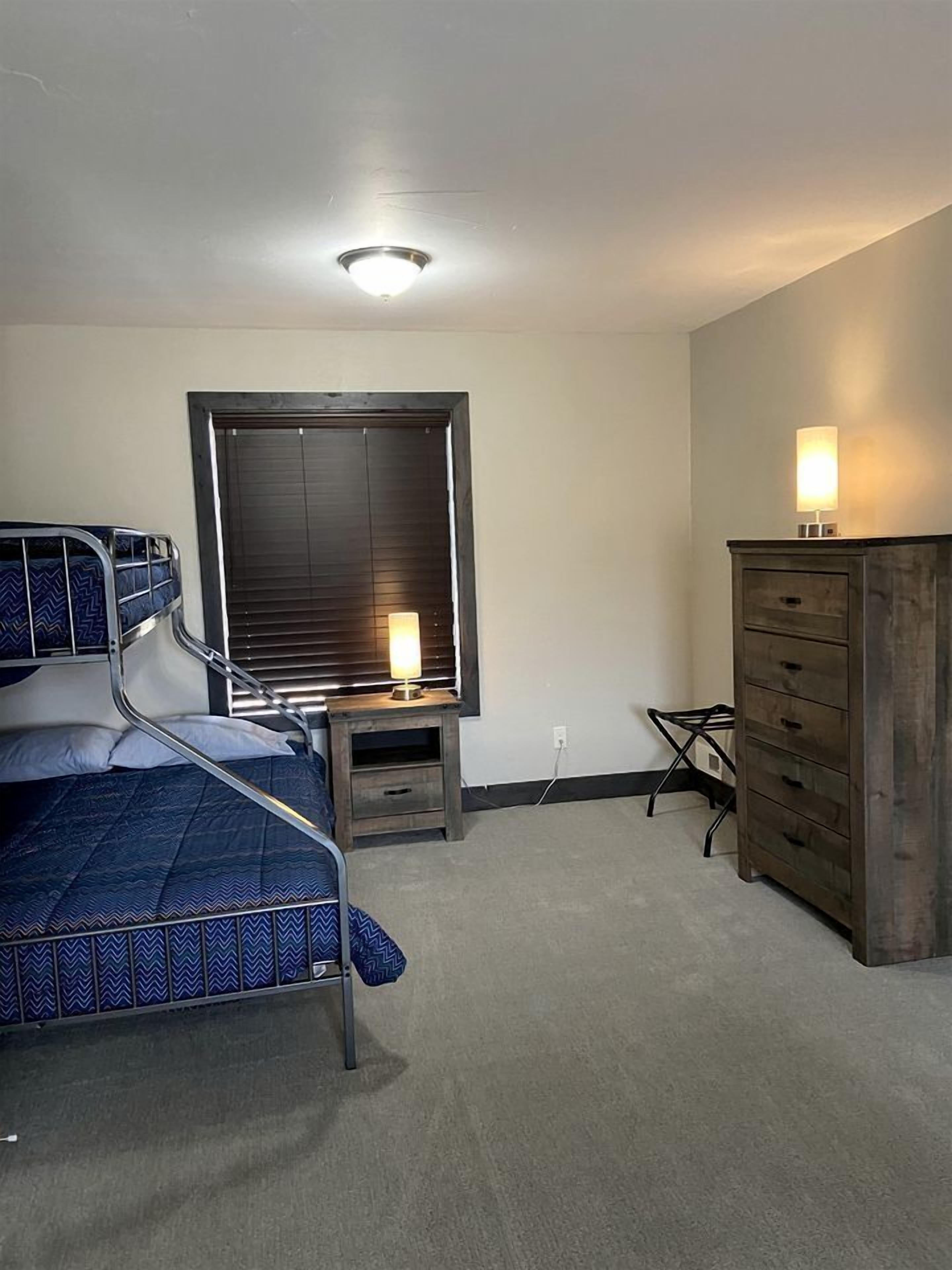 4 bedrooms, WiFi, bed sheets