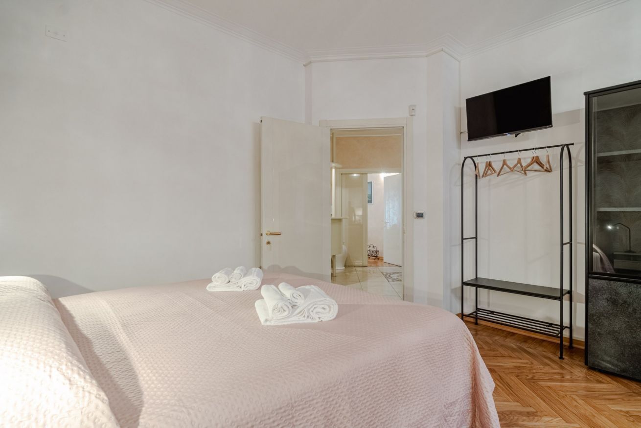 3 Schlafzimmer, Bügeleisen/Bügelbrett
