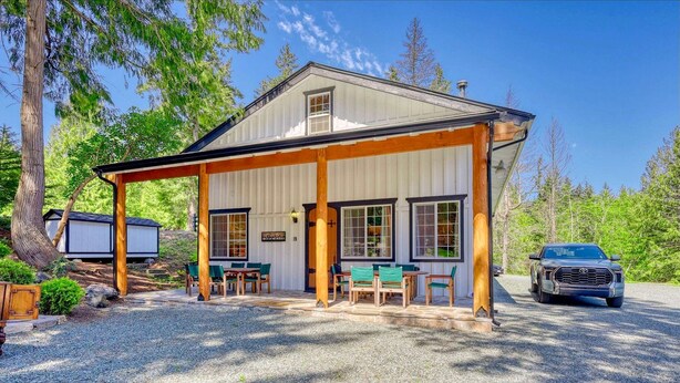 Exterior - Enchanting Rustic Cabin Retreat near Whistle Lake in Washington (Anacortes)