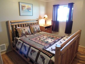 3 habitaciones, tabla de planchar con plancha, wifi y ropa de cama 