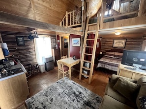 2 bedrooms, WiFi, bed sheets - Charming Log Cabin with Mountain Views near Trails in Pony, Montana (Pony)