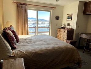 4 bedrooms, WiFi, bed sheets
