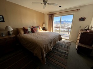 4 bedrooms, WiFi, bed sheets