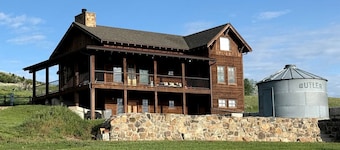 Charming Historic-Inspired Vacation Home with Mountain Views near Pony School House in Pony, Montana