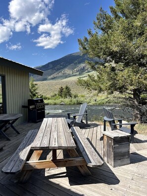 Outdoor dining - Quaint Vacation Rental with Madison River Views near Yellowstone in Southwest Montana (Cameron)