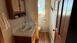 Unclassified image, 5 of 33, button - Charming Riverfront Guest House with Deck Overlooking Madison River, Near Ennis, Montana (Ennis)