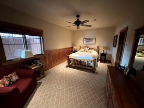 Room - Scenic Creekside Lodge with Decks and Madison River Access near Yellowstone, Ennis Montana (Cameron)