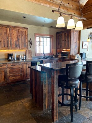 Private kitchen - Scenic Creekside Lodge with Decks and Madison River Access near Yellowstone, Ennis Montana (Cameron)