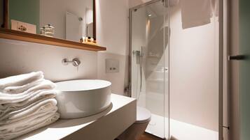 Doppia Standard, vista città | Bagno | Pantofole