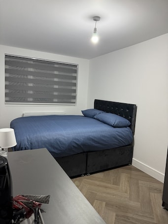 Room | Desk, laptop workspace, free WiFi