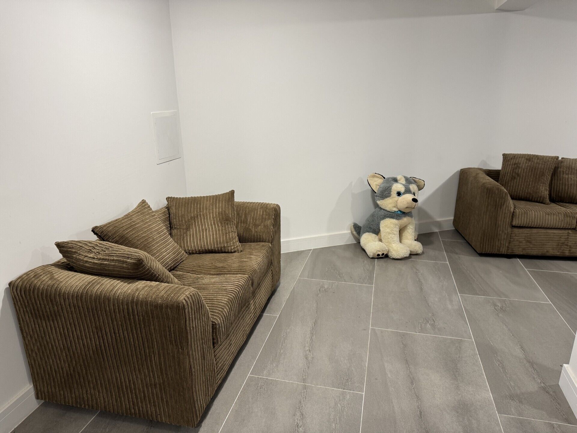 Habitación triple clásica, 1 habitación | Zona de estar