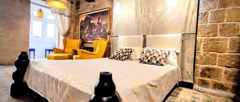 1 bedroom, desk, iron/ironing board, WiFi