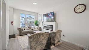 Smart TV, fireplace - A Home away from Home (Calgary)