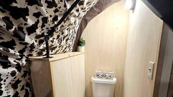 Bañera de hidromasaje, secador de pelo