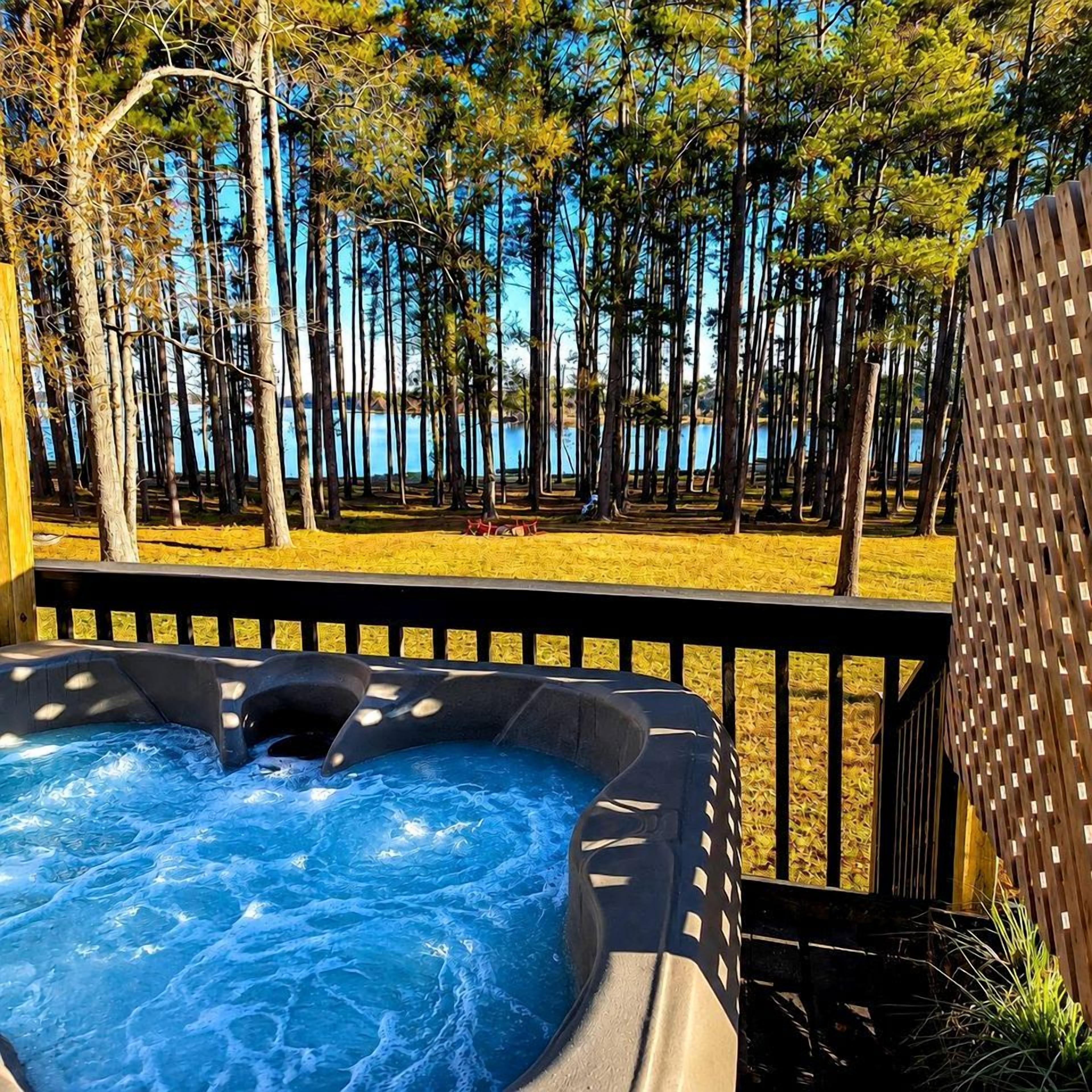 Outdoor spa tub