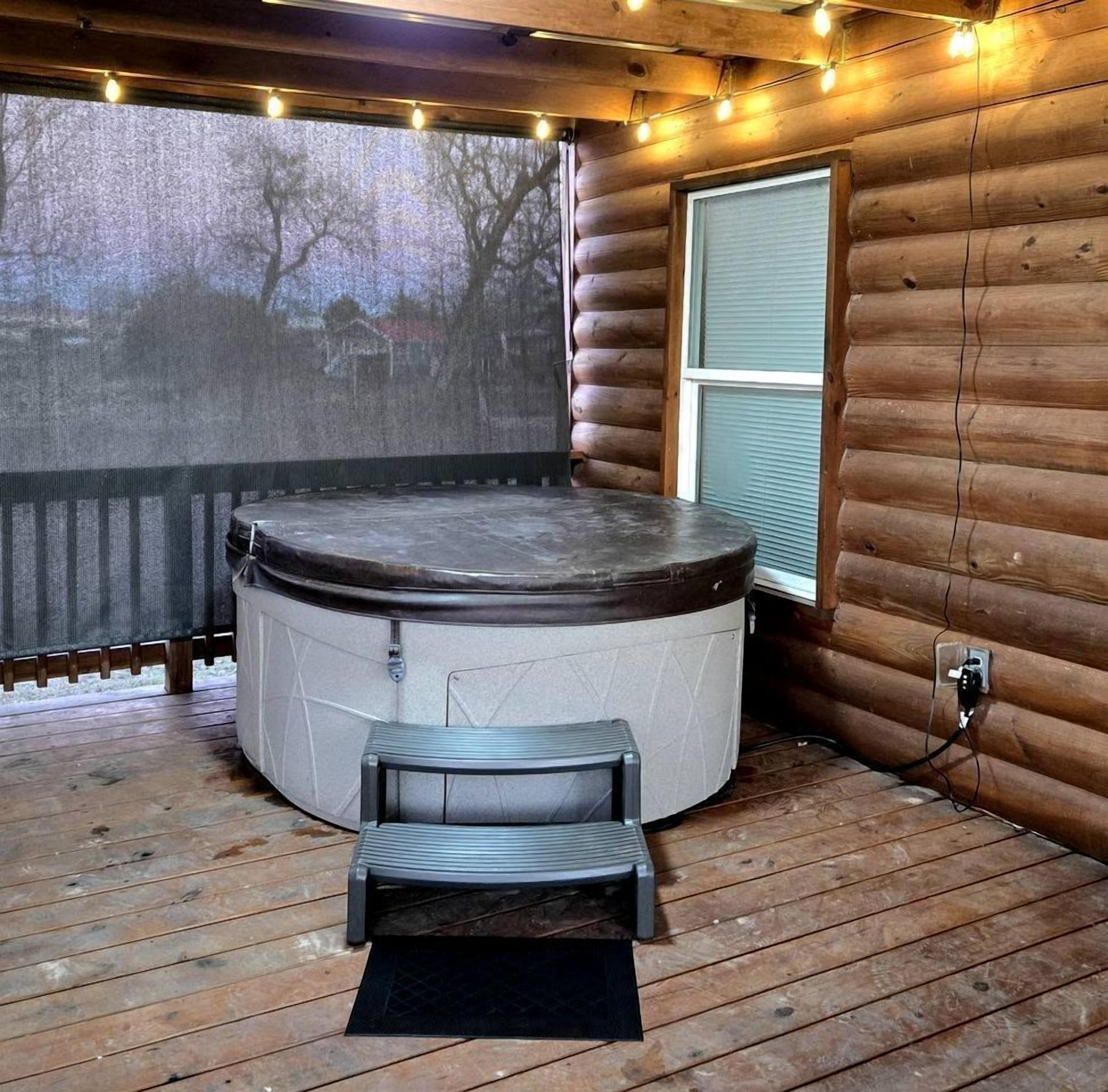 Indoor spa tub