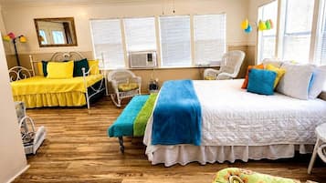 2 bedrooms, WiFi, bed sheets