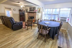 Dining - Riverfront Cottage with Fire Pit and Cozy Interior Perfect for Groups in Texas (Karnack)
