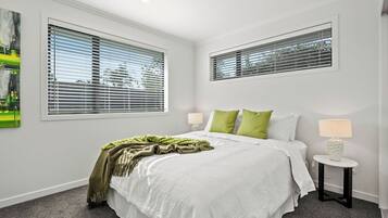 3 chambres, fer et planche à repasser, Wi-Fi, literie fournie