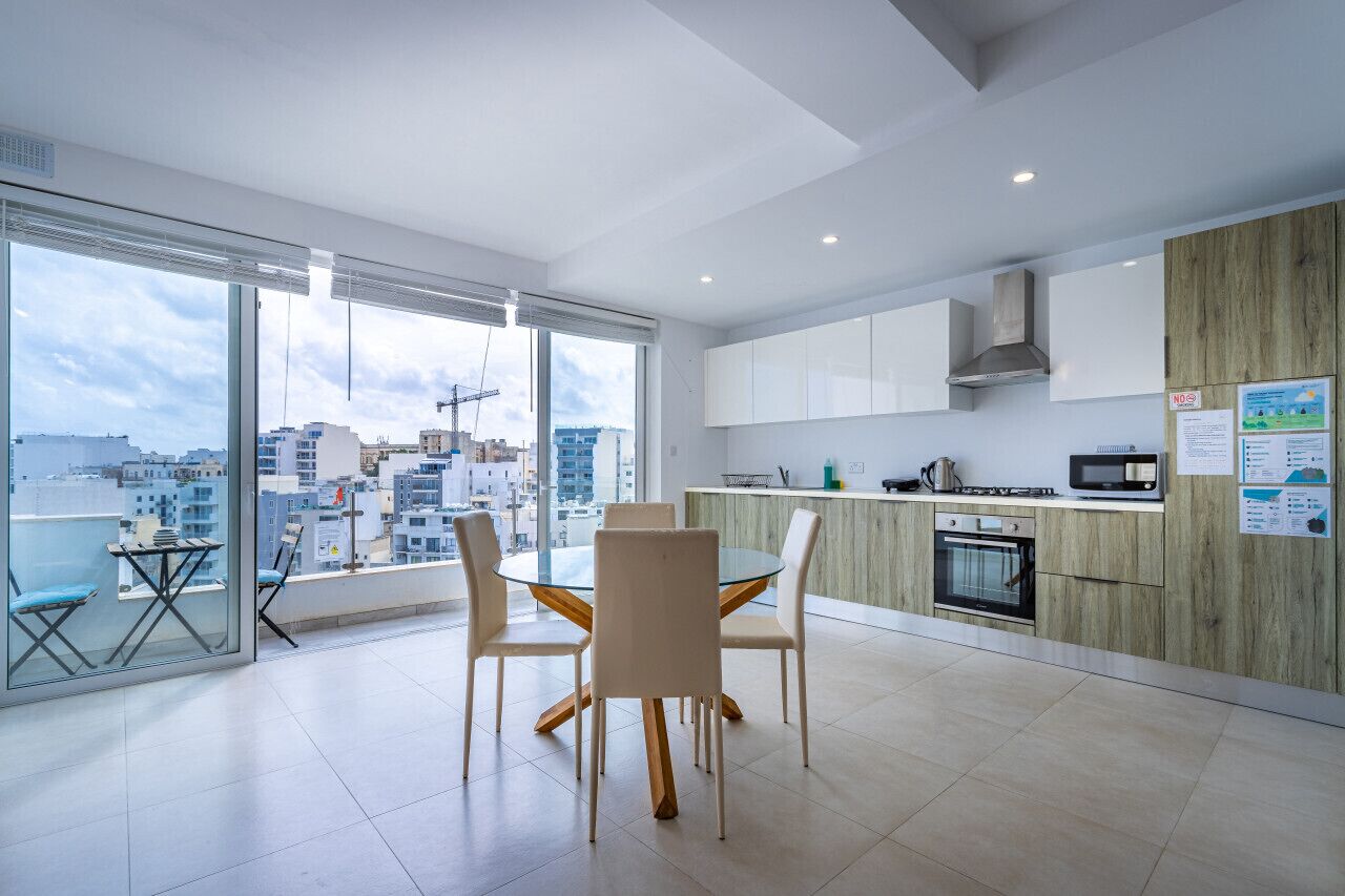 Kylskåp, mikrovågsugn, ugn och spishäll