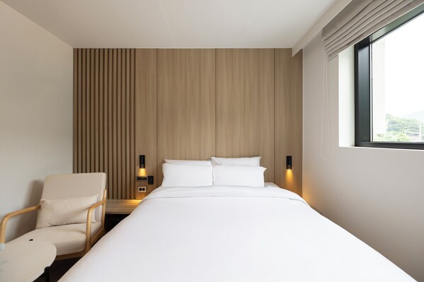 Standard Double Room, River View | Free WiFi